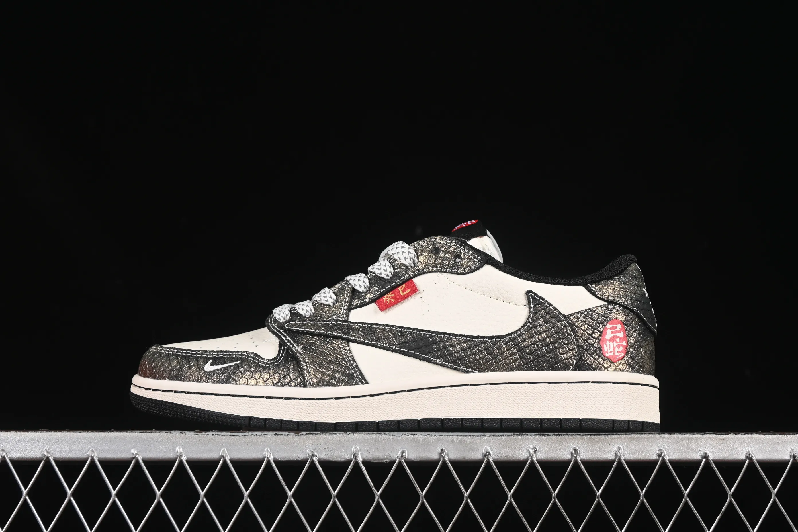 All categories Air Jordan Jordan series basketball shoes Air Jordan 1 Low High-end customized low-top sneakers Travis Scott x Fragment Design x Air Jordan 1 Low OG SP AJ1 Year of the Snake limited edition Bright black snake pattern Low-top cultural casual sneakers YX5066-309